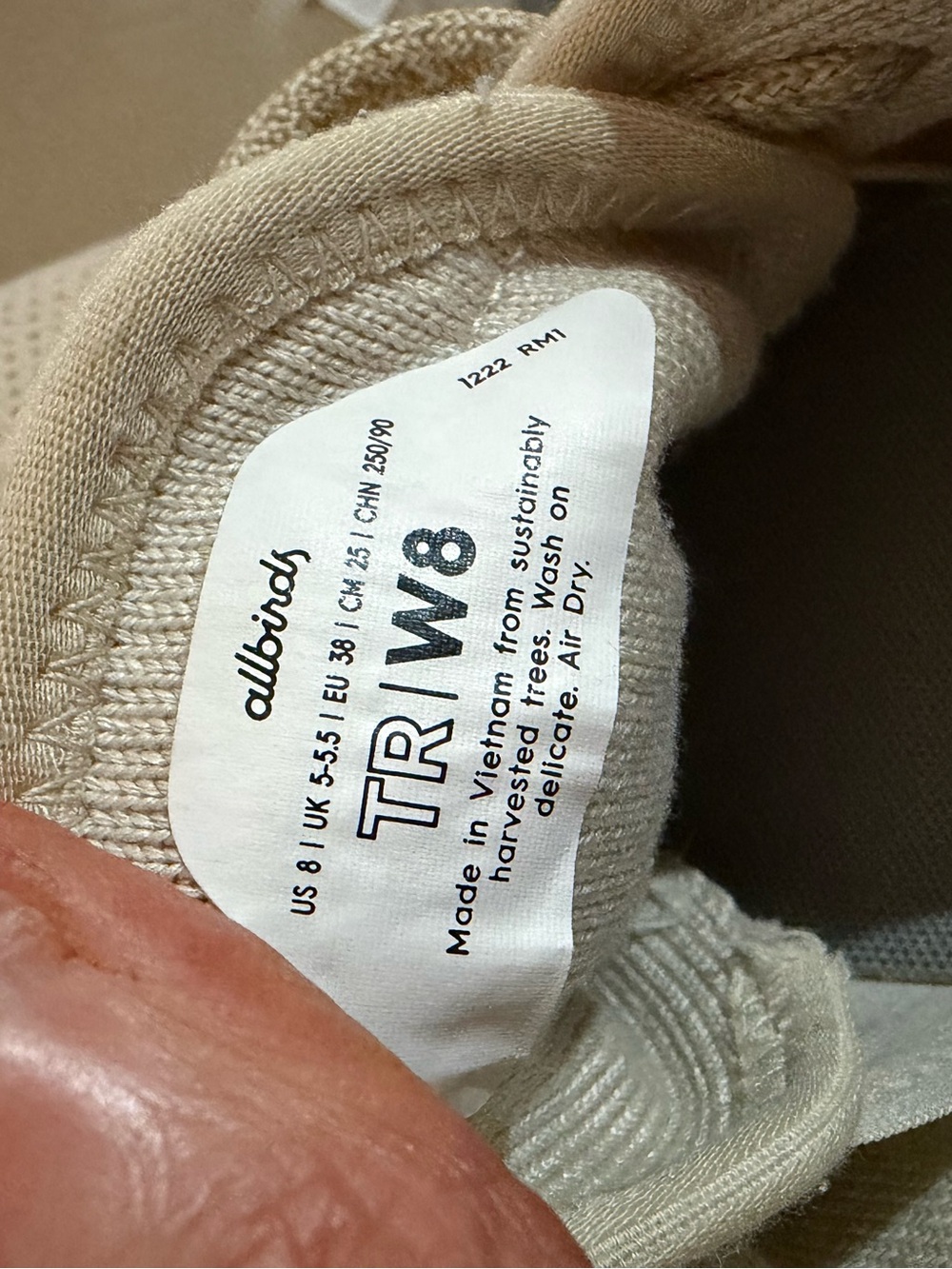 Allbirds Tree Runners in wheat size 8 - Picture 5 of 5